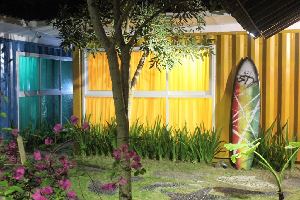 Kubu Container Hotel Uluwatu  Exterior photo
