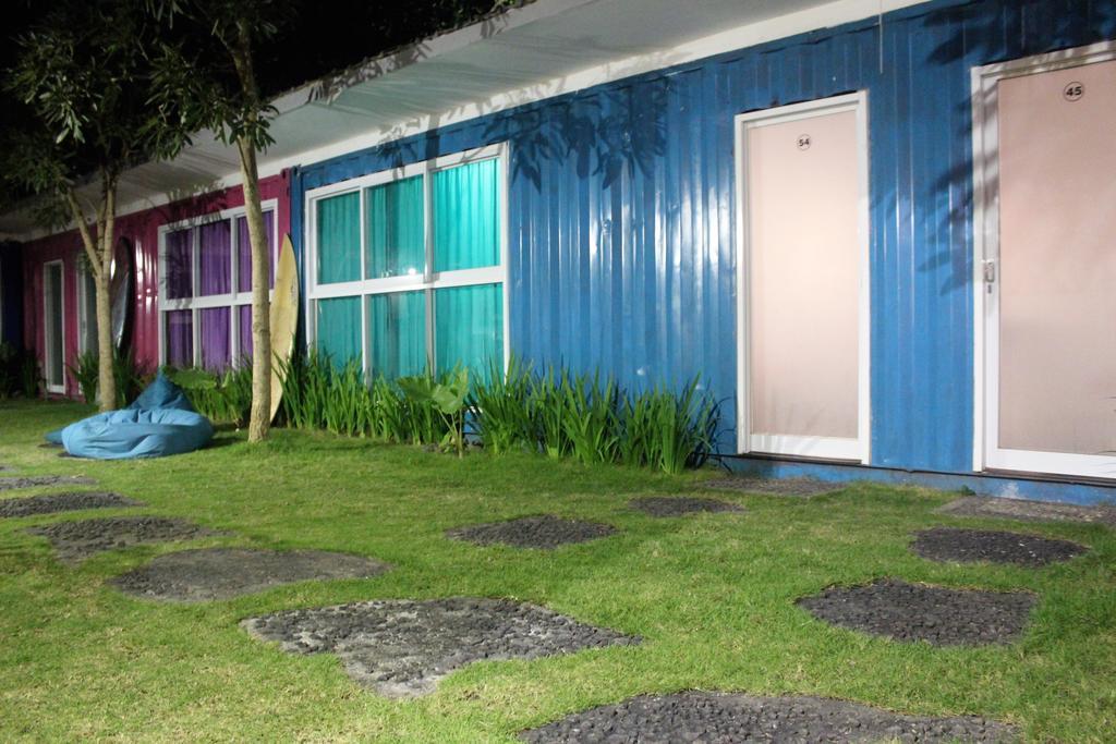 Kubu Container Hotel Uluwatu  Exterior photo