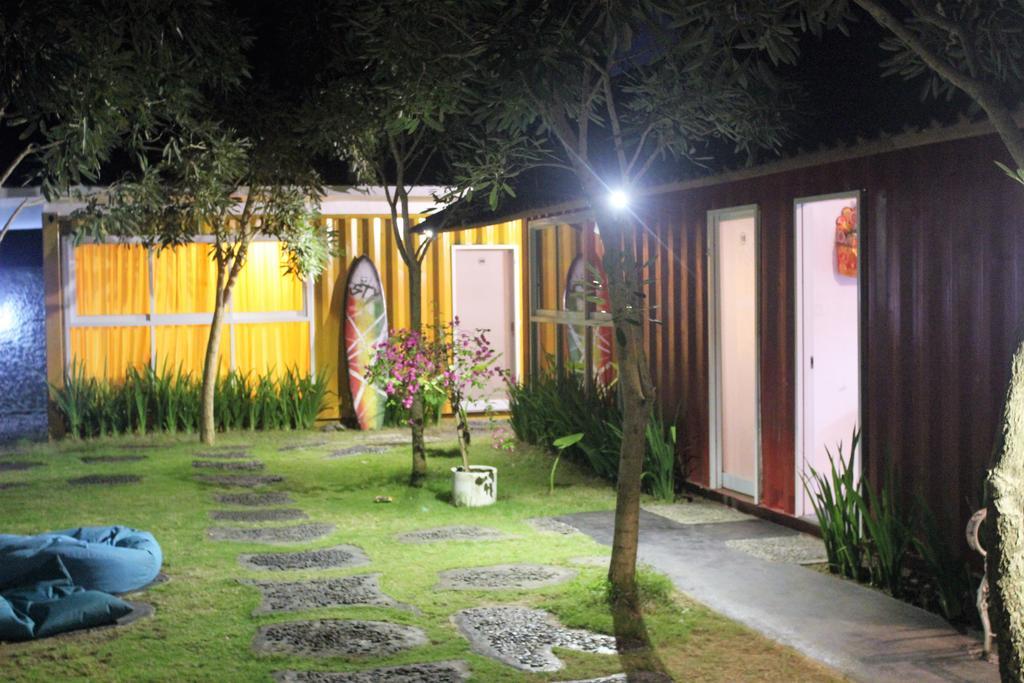 Kubu Container Hotel Uluwatu  Exterior photo