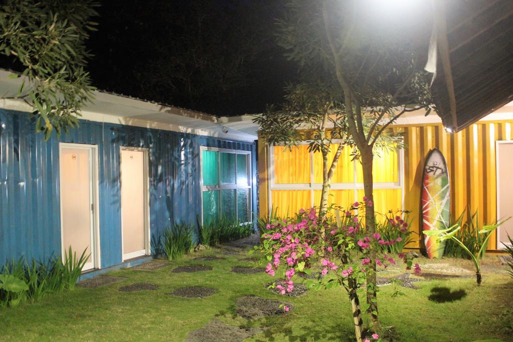 Kubu Container Hotel Uluwatu  Exterior photo